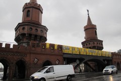 U Bahn na moste ponad Sprévu