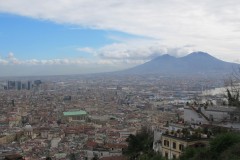 Výhľad na Vezuv a Neapol zo Sant'Elmo