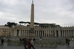 Námestie sv. Petra a Vatikánsky obelisk