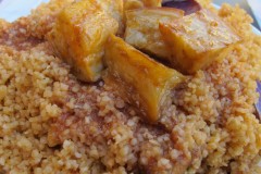 Kuskus s tuniakom a baklažánom