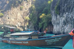 Phi_Phi_Monkey_bay_boat