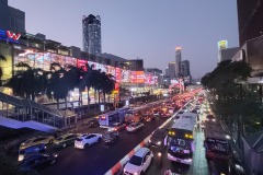 Bangkok_shopping_onewOrld_traffic_jam