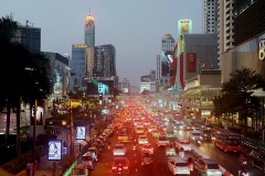 Bangkok_shopping_onewOrld_evening_traffic