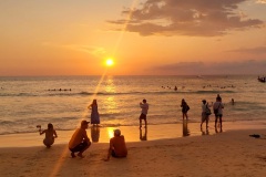 Phuket_Karon_sunset_on_the_beach